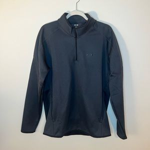 Black Oakley Pullover Medium